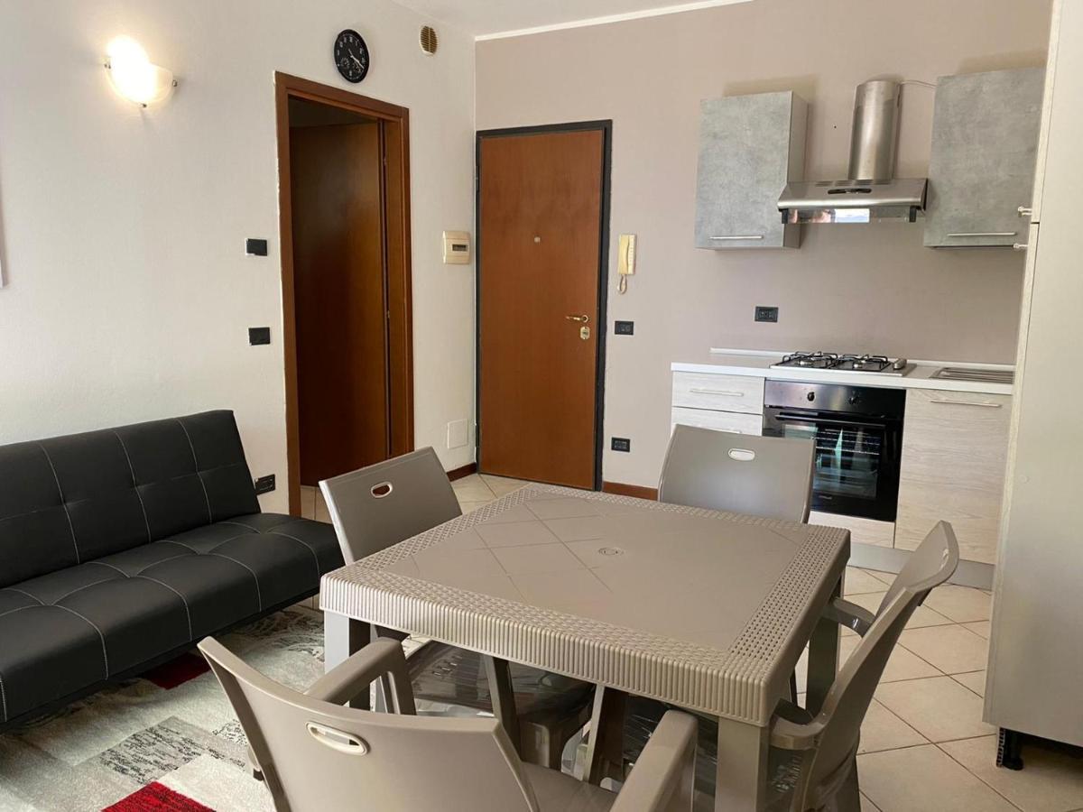 La Lanterna - Appartamenti In Residence Con Piscina Desenzano del Garda Eksteriør bilde
