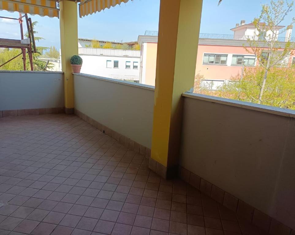 La Lanterna - Appartamenti In Residence Con Piscina Desenzano del Garda Eksteriør bilde